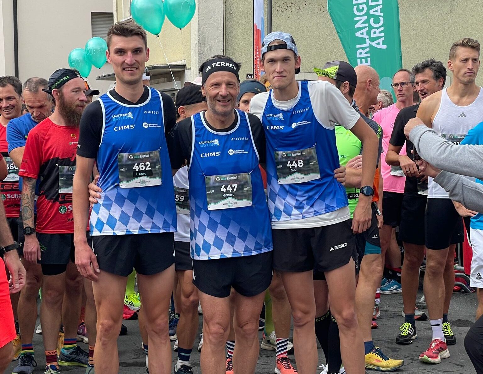 Gruppenbild Laufteam Bayern mit Leon Schübel, Michael Mettin und Jan Kundörfer