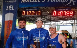 Die Athleten Christopher von Stelzer, Jan Kundörfer und Max Franke im Ziel.