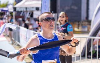 Zieleinlauf unseres Athleten Florian Koch beim Mainauenlauf. Foto: Florian Massen Photographie