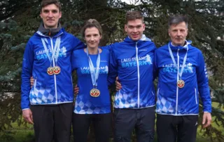 Unser Sieger Leon Schübel bei seinem Heimrennen, Katharina Dupke bei ihrem Debüt für das Laufteam Bayern, Julian Hatzold wieder super stark bei seinem zweiten Start für unser Team und unser Teammanager Michael Mettin.