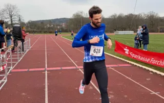 Bei seinem ersten Start für das Laufteam Bayern lief Maxi in 34:53 Minuten auf Platz 8 und trug zum Sieg in der Mannschaftswertung entscheidend bei.