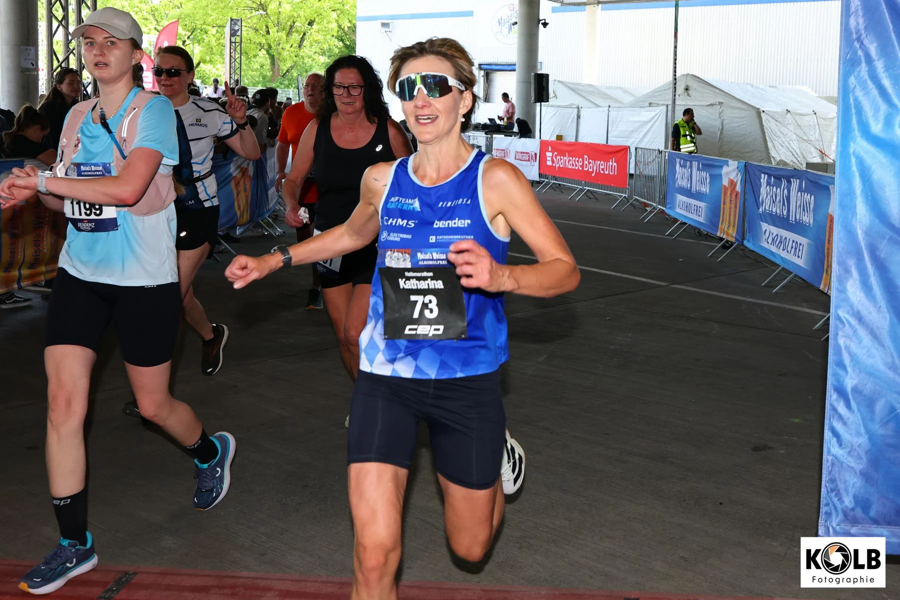 21. Maisel´s Fun Run 2026 in Bayreuth – Katharina beim Zieleinlauf – Fotograf Peter Kolb